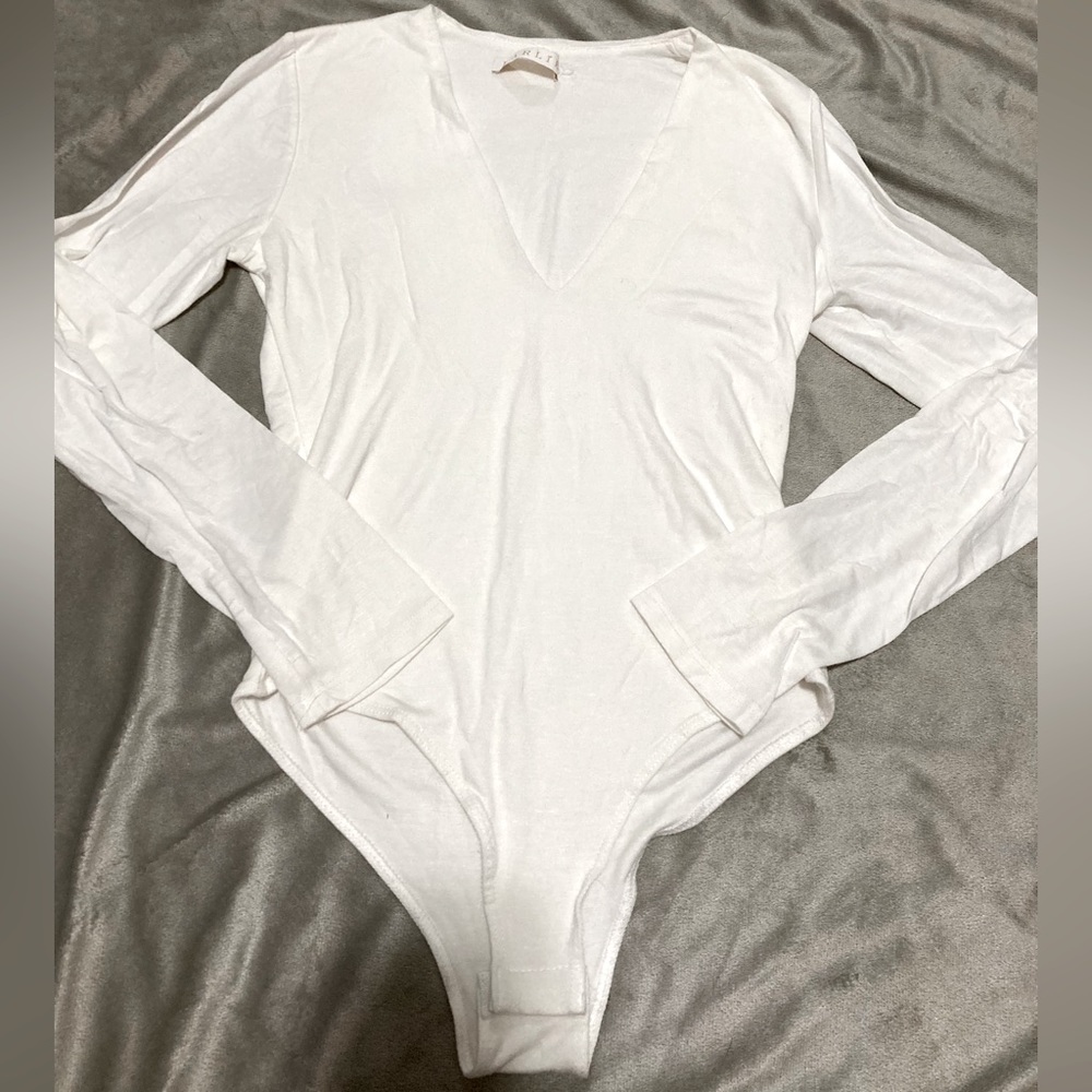 White Low Cut V-Neck Longsleeve Bodysuit